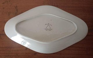 Rabanera antigua de porcelana opaca