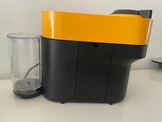 Cafetera Nespresso Vertuo Amarilla