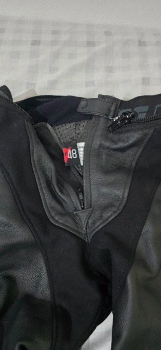 Mono Dainese 2 piezas negro y amarillo TALLA 48