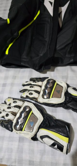 Mono Dainese 2 piezas negro y amarillo TALLA 48