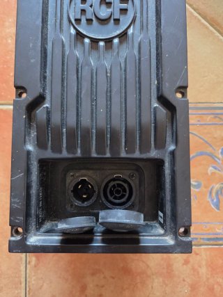 Placa amplificada RCF 945