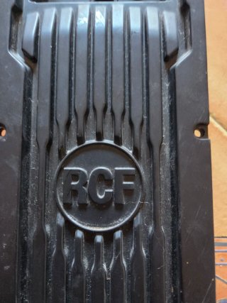 Placa amplificada RCF 945
