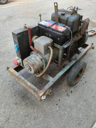 Grupo electrógeno DIESEL Lombardini LDA 96. 638cc