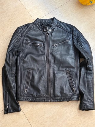 Chaqueta de cuero negra
