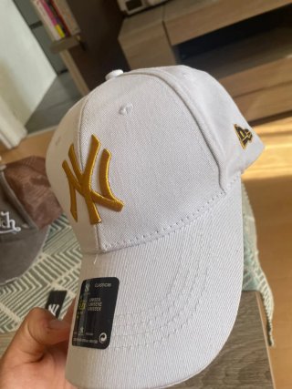 Gorra New Era NY Blanca y Dorada