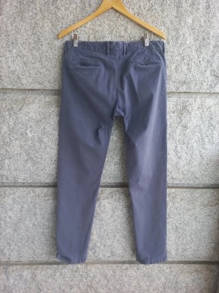 Conjunto Camisa Blanca y Pantalón Gris Talla XL
