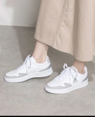Zapatillas Adidas Blancas y Grises Nuevas