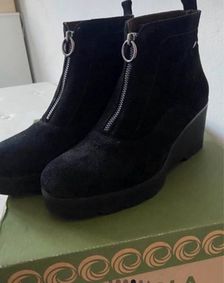 Botines piel serraje negros