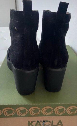 Botines piel serraje negros