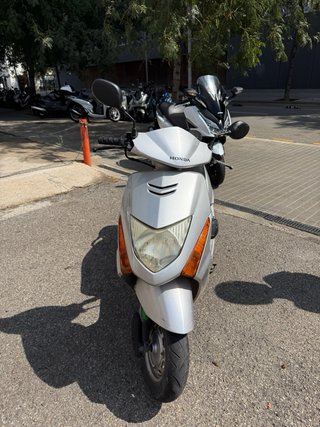 Moto Honda Lead Plata