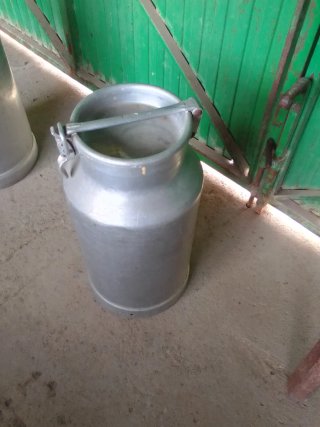Cántara antigua de leche