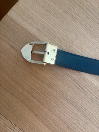 Cinturón Louis Vuitton Negro Hebilla Dorada.