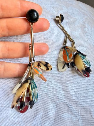 Pendientes largos (9 cms) resina multicolor y oro