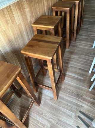 Banqueta de madera para bar 8