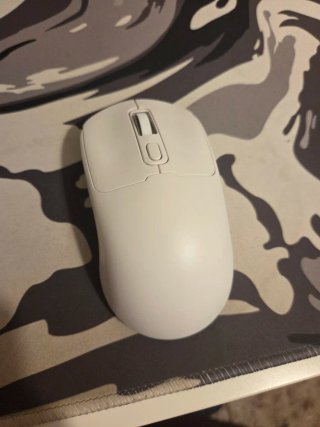 Ratón inalámbrico blanco