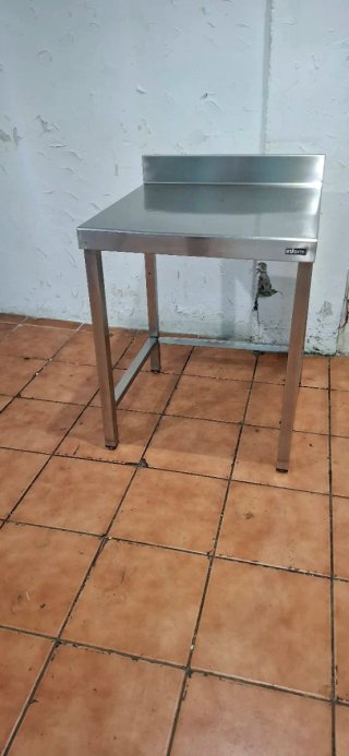 Mesa de acero inoxidable
