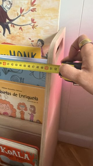 Estantería Montessori para cuentos