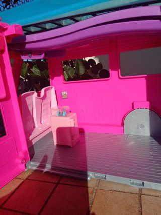 Autocaravana Barbie Rosa