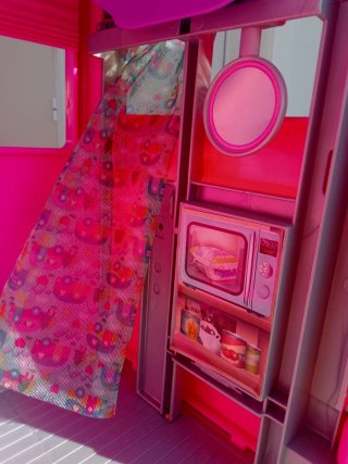Autocaravana Barbie Rosa