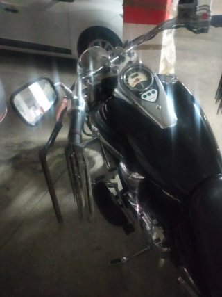 Moto Cruiser Negra y Plateada