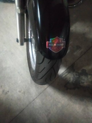 Moto Cruiser Negra y Plateada