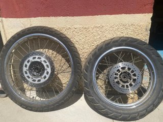 Yamaha Trail 4tiempos Moto Negra y Azul