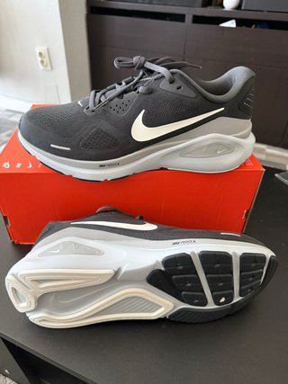 Zapatillas Nike Structure 26 Talla 44, nuevo
