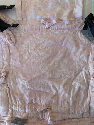 Mochila portabebés Fidella Fusion rosa