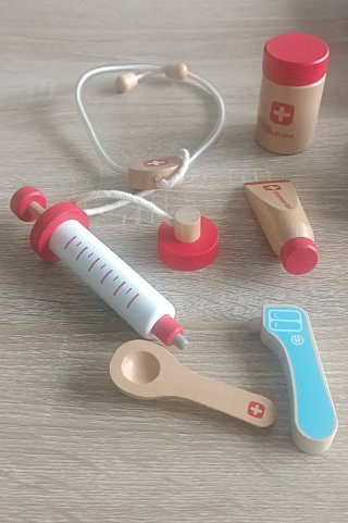 Kit enfermería madera juguete