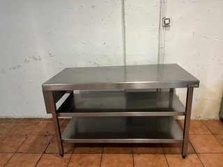 Mesa de acero inoxidable 3 plantas