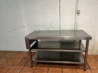 Mesa de acero inoxidable 3 plantas