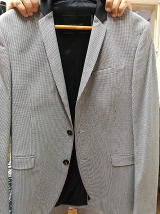 Traje chaqueta MACON y 3 americanas del ZARA