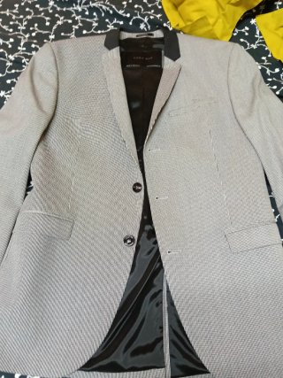 Traje chaqueta MACON y 3 americanas del ZARA