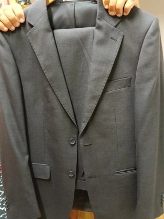 Traje chaqueta MACON y 3 americanas del ZARA