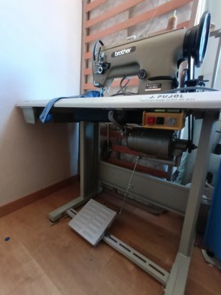 Máquina de coser Brother triple arrastre