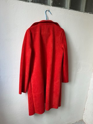 Chaqueta larga Zara roja