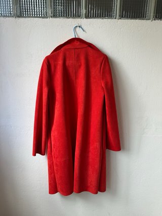 Chaqueta larga Zara roja