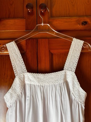 Blusa blanca con encaje