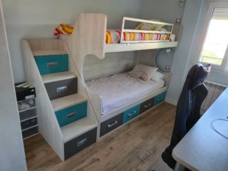 Dormitorio juvenil 2 camas y escritorio