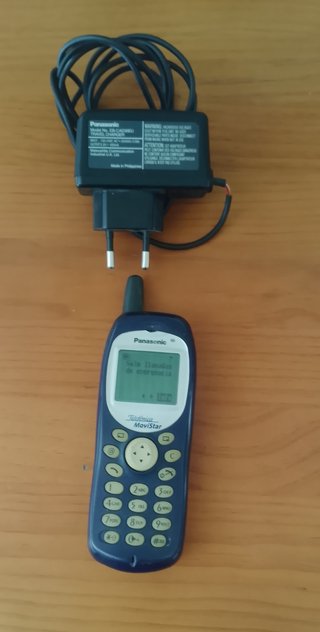Panasonic GD35 Movil + Cargador
