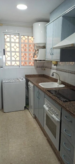 Cocina completa(todo lo de la foto incluido armari