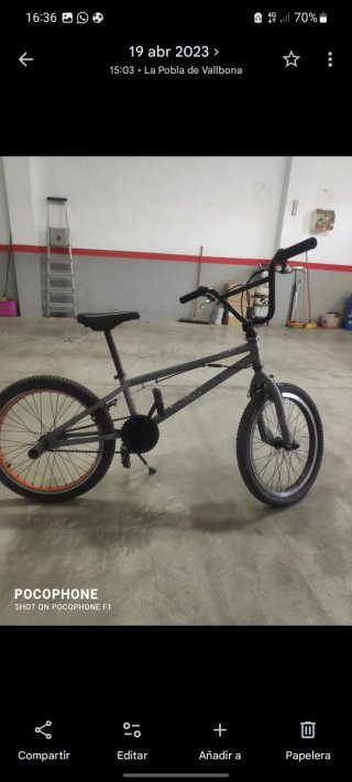 Bicicleta BMX Gris Poco Usada