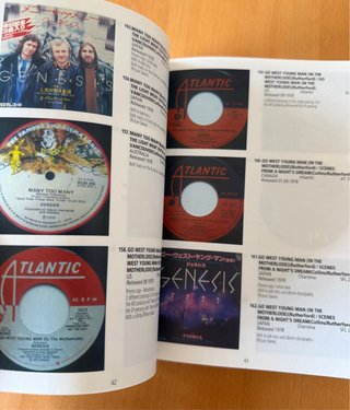 GENESIS: Libri e riviste del gruppo Rock Progressivo