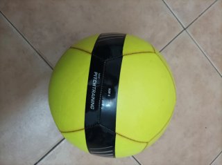 Bola de futebol amarela Nike