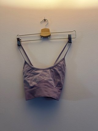 Top deportivo morado