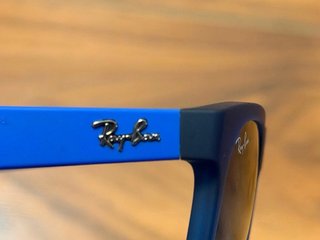 Gafas de sol Ray-Ban y hawkers para niño