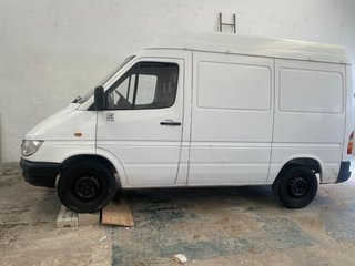 Mercedes-Benz Sprinter 2000