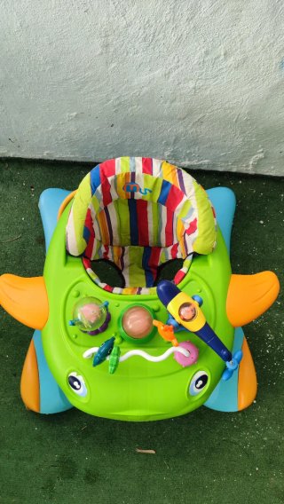 Andador para bebé verde y azul