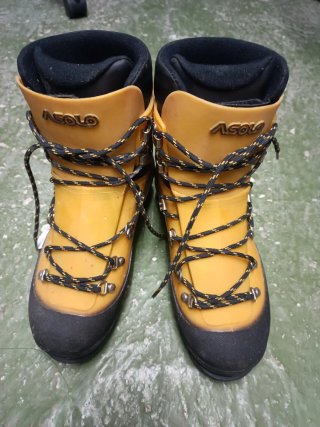 Botas de montaña Asolo amarillas y negras