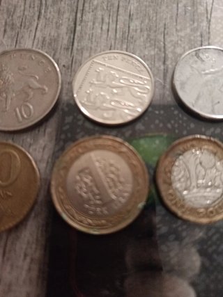 Lote 7 Monedas Extranjeras: UK, Italia, FR
